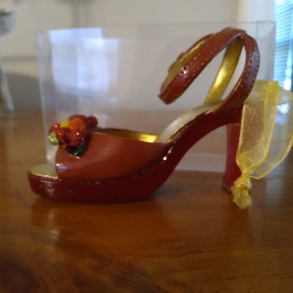 NWT Red Platform Fruit Shoe Ornament Metropolitan